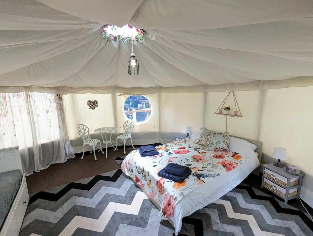 Luxury Glamping @Moulin Des Forges Hotell Moutier-Malcard Exteriör bild