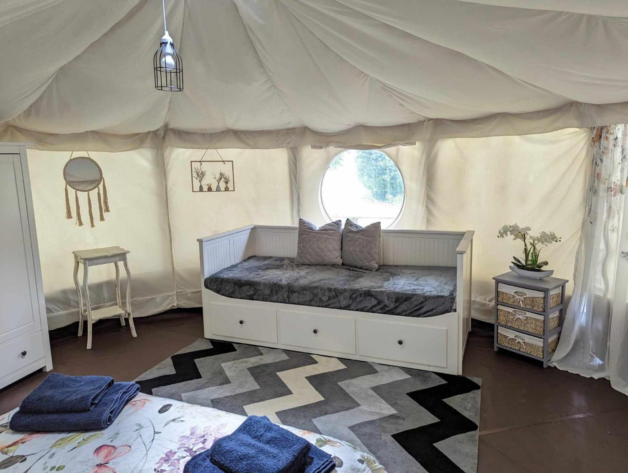Luxury Glamping @Moulin Des Forges Hotell Moutier-Malcard Exteriör bild