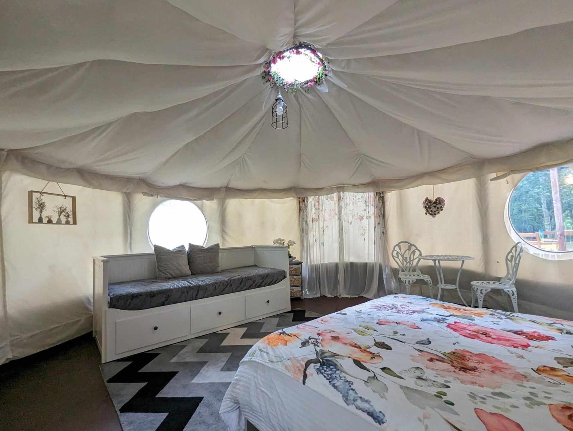 Luxury Glamping @Moulin Des Forges Hotell Moutier-Malcard Exteriör bild