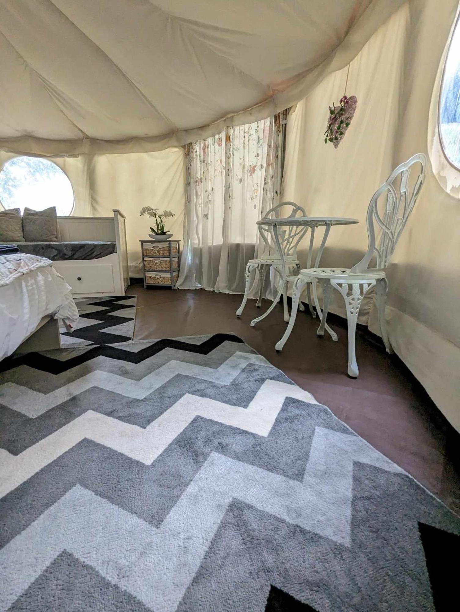 Luxury Glamping @Moulin Des Forges Hotell Moutier-Malcard Exteriör bild
