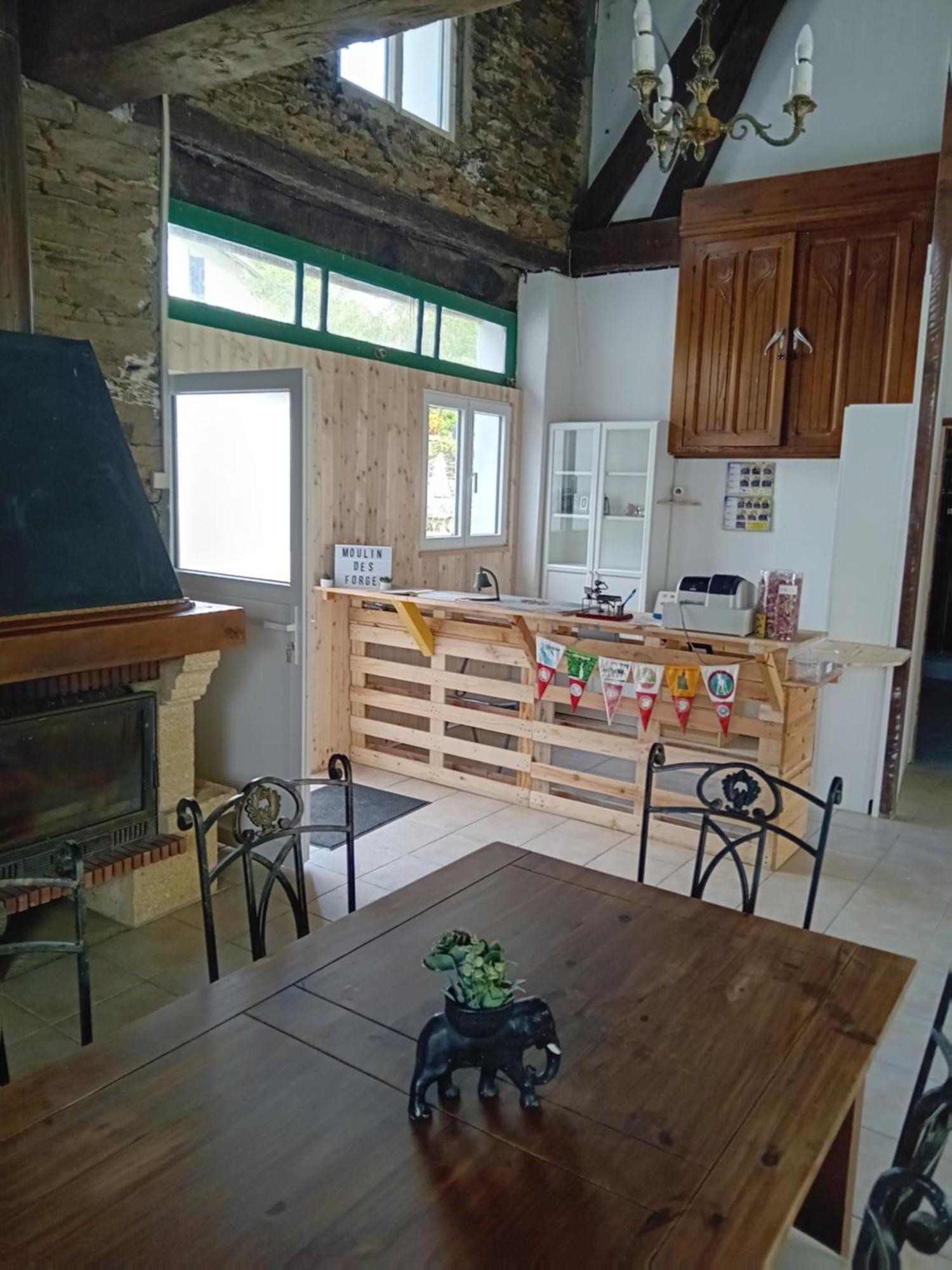 Luxury Glamping @Moulin Des Forges Hotell Moutier-Malcard Exteriör bild